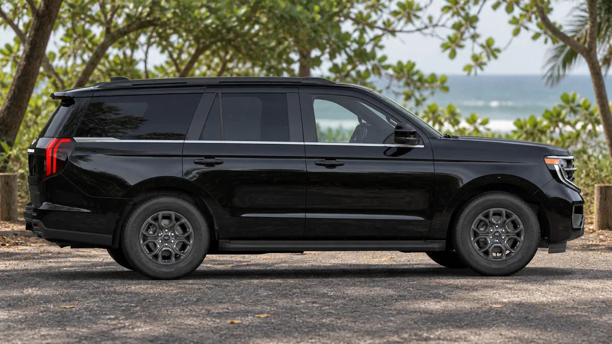 Black Ford Expedition side profile