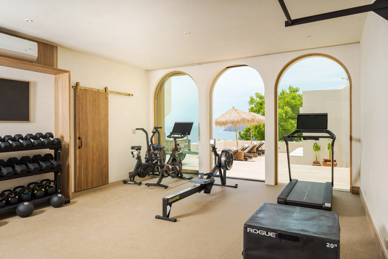 Photograph of Flamingo 9BR Ocean View Estate: private gym