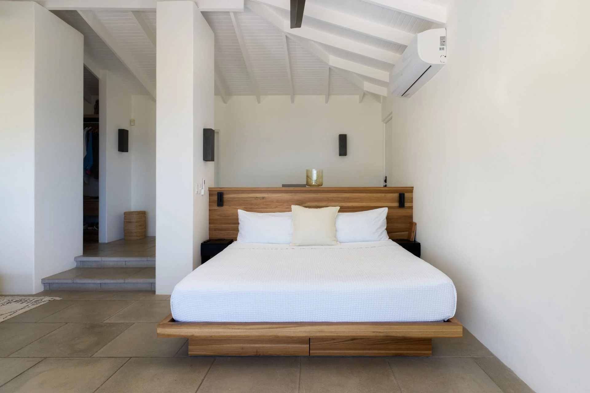 Photograph of Tamarindo 5BR Ocean View Villa: bedroom interior