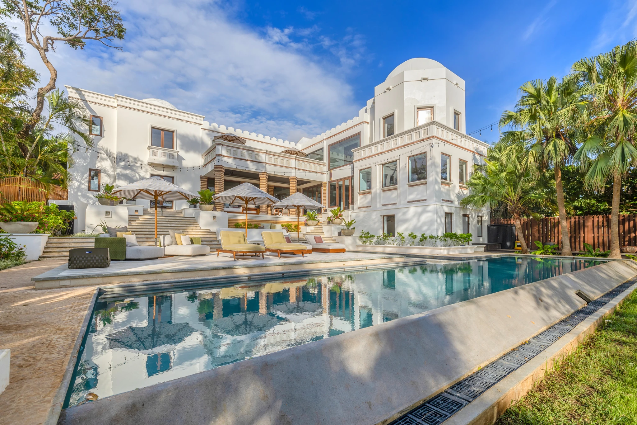 villa and private pool