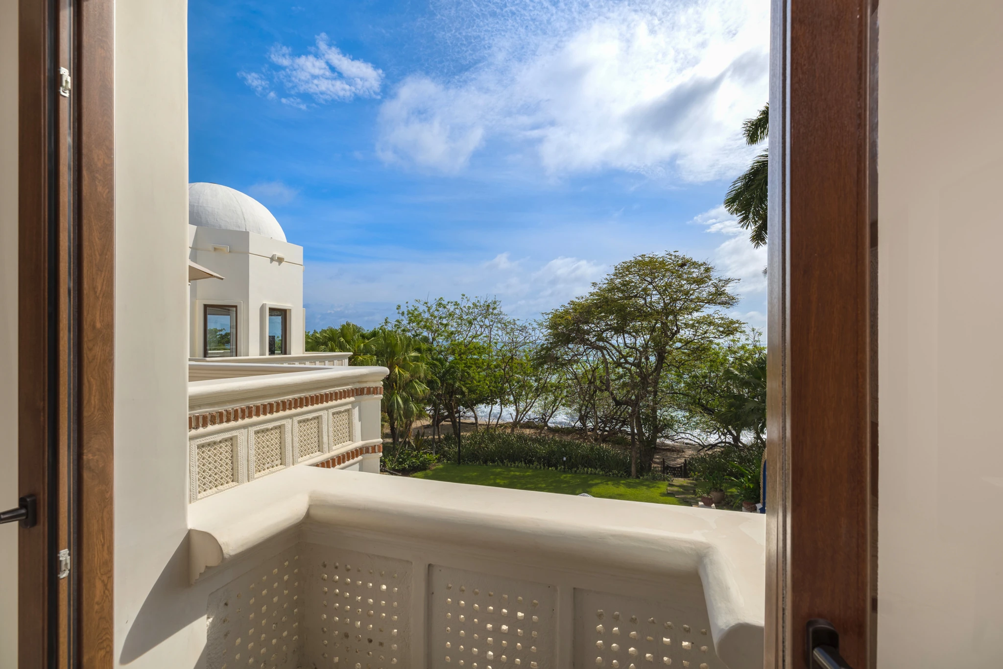 balcony and beachfront garden