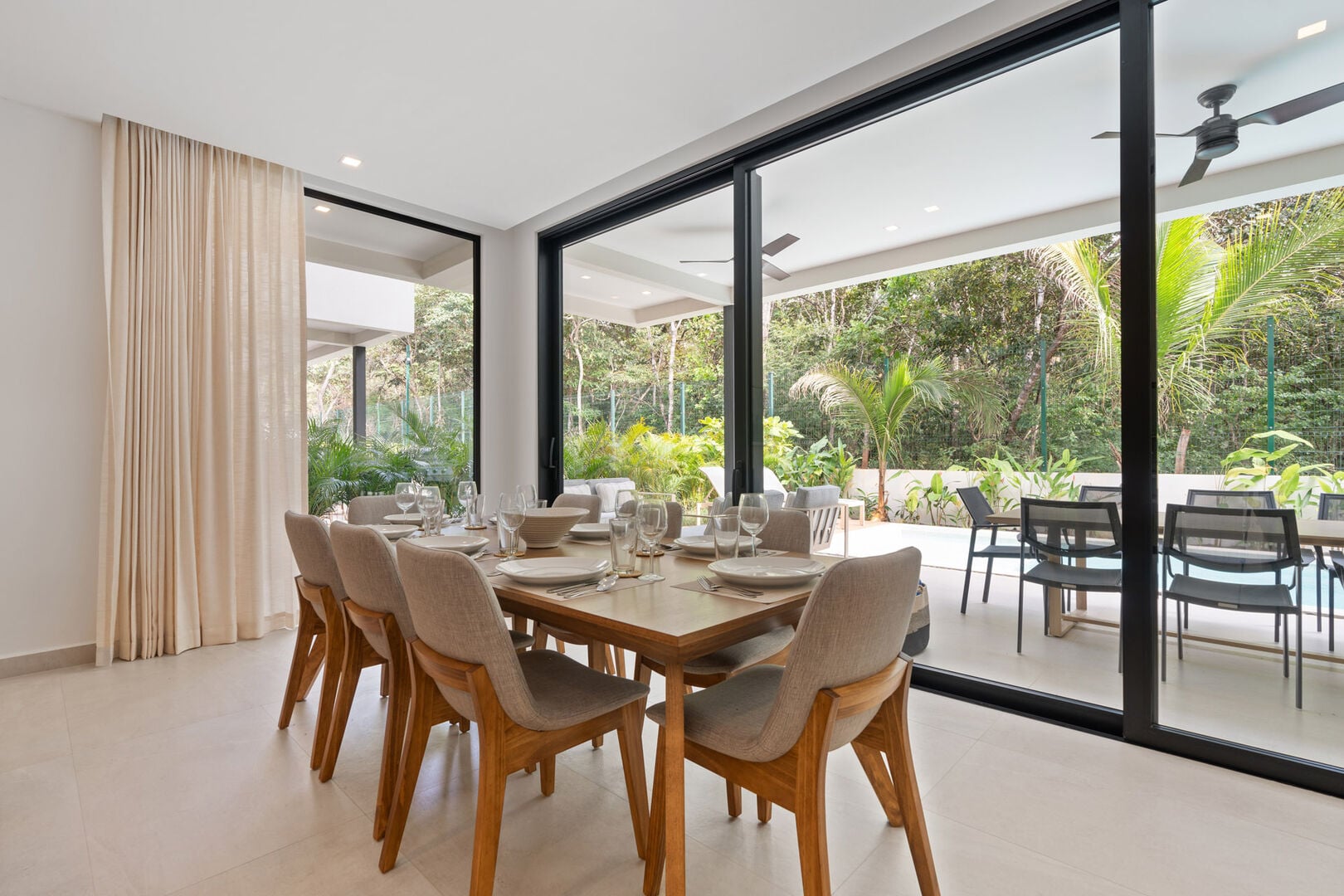 Second villa Dining Room – 1st Floor
