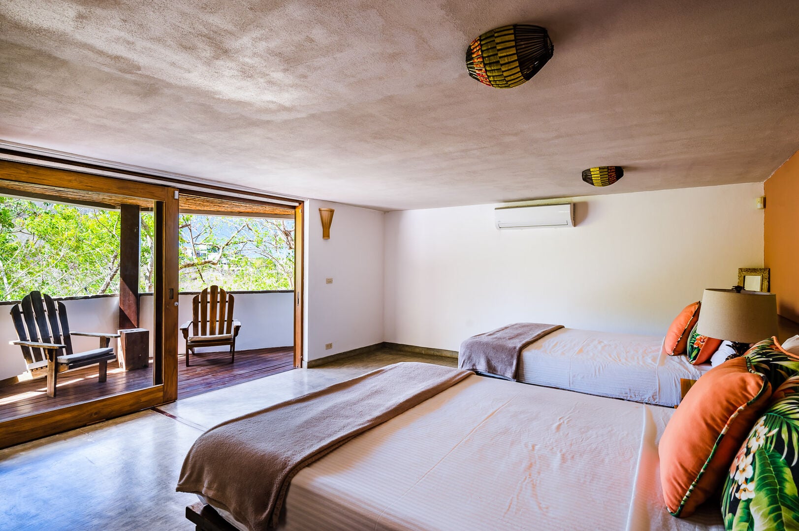 Guest bedroom and its furnishings
