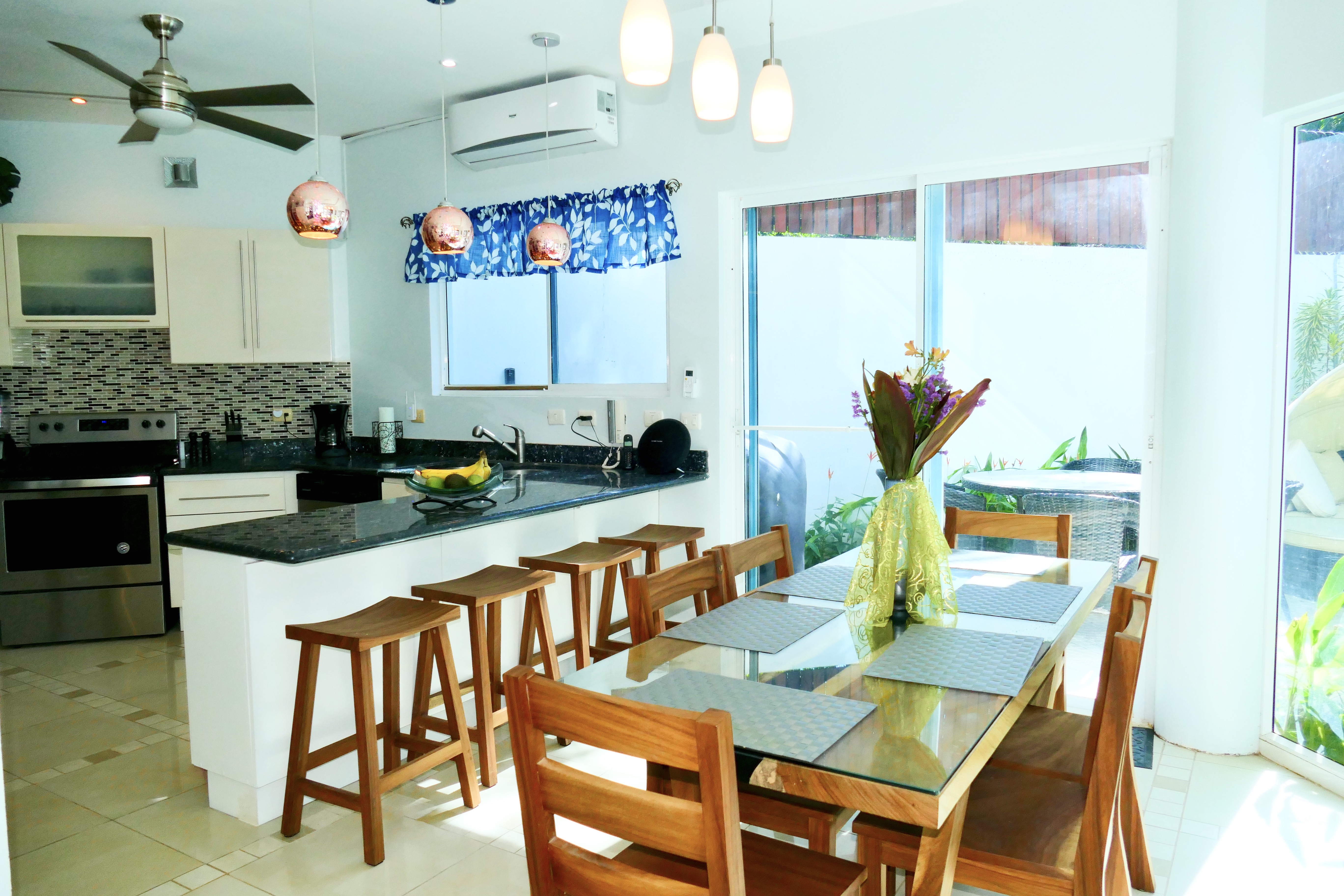 Villa 2 kitchen and dining area