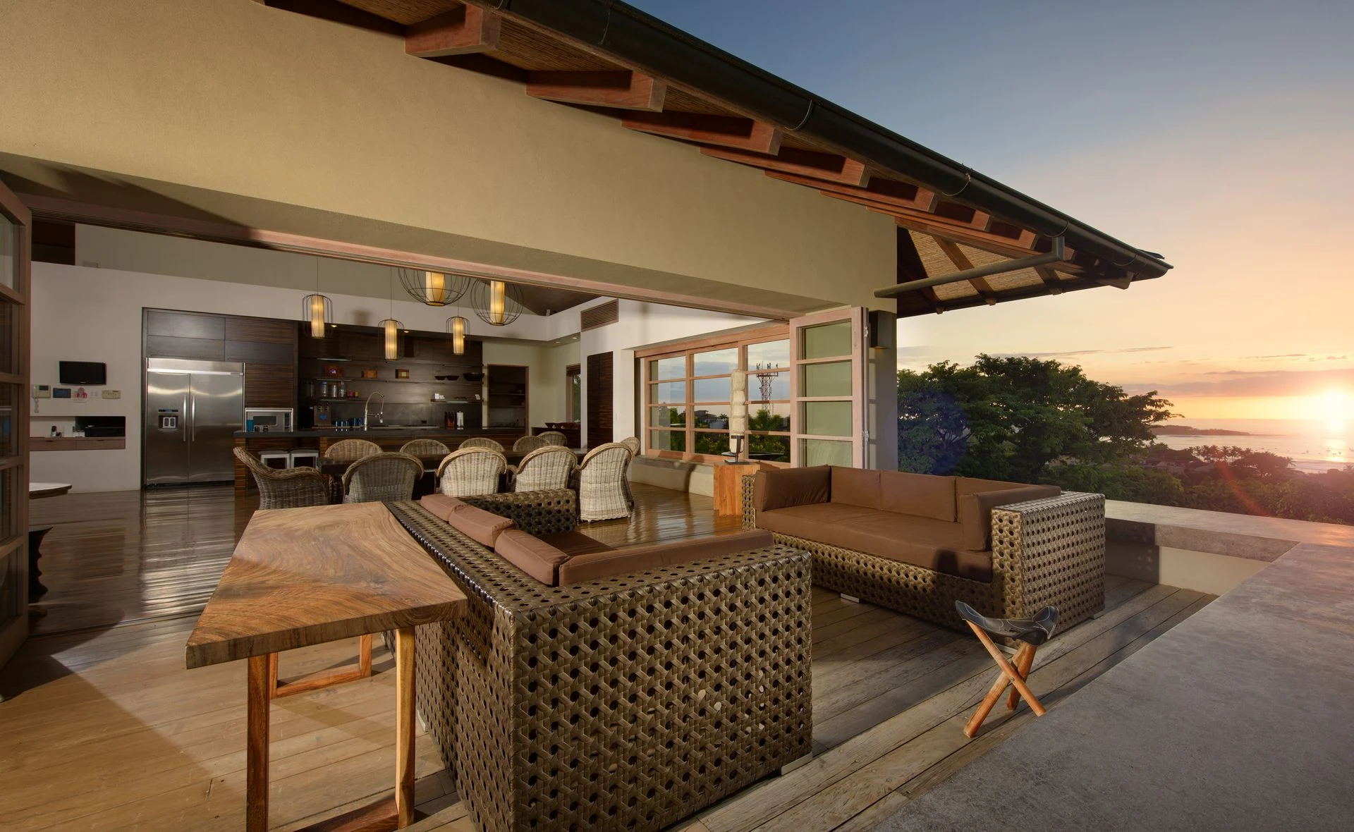 living / lounge