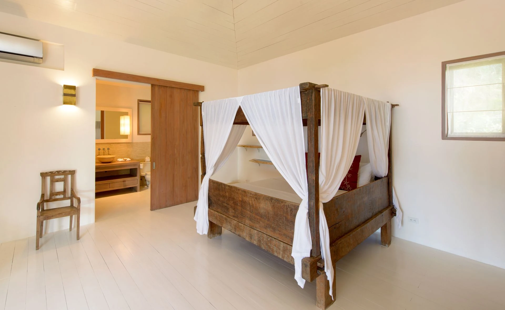 bedroom / sleeping space
